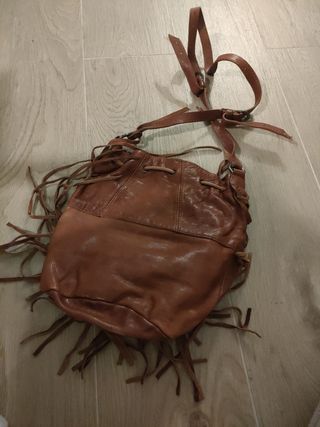 Bolso piel marrón flecos