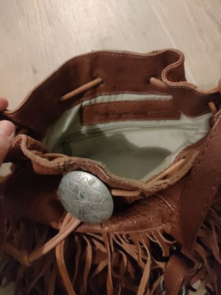 Bolso piel marrón flecos