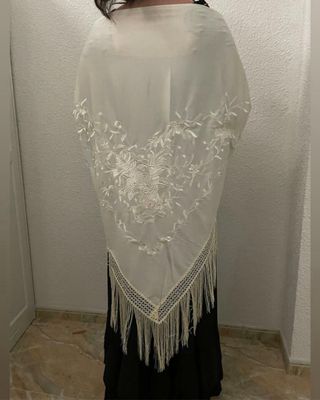 Mantones manila de pico XXL en varios colores