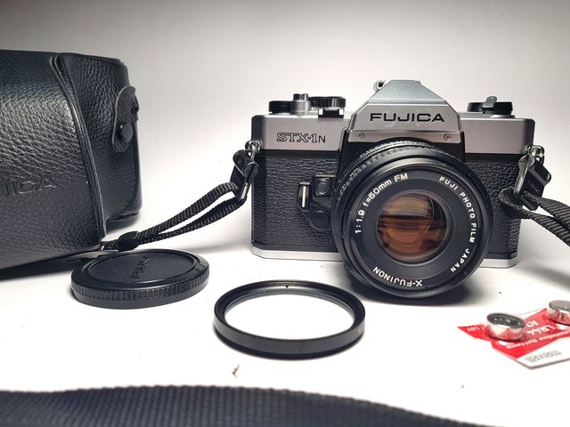 Camara  FUJICA STX-1N con X-FUJINON 1:1,9/50mm FM