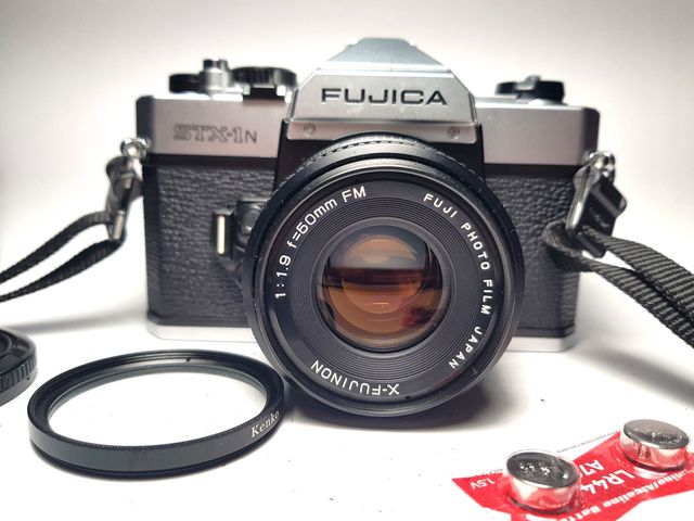 Camara  FUJICA STX-1N con X-FUJINON 1:1,9/50mm FM