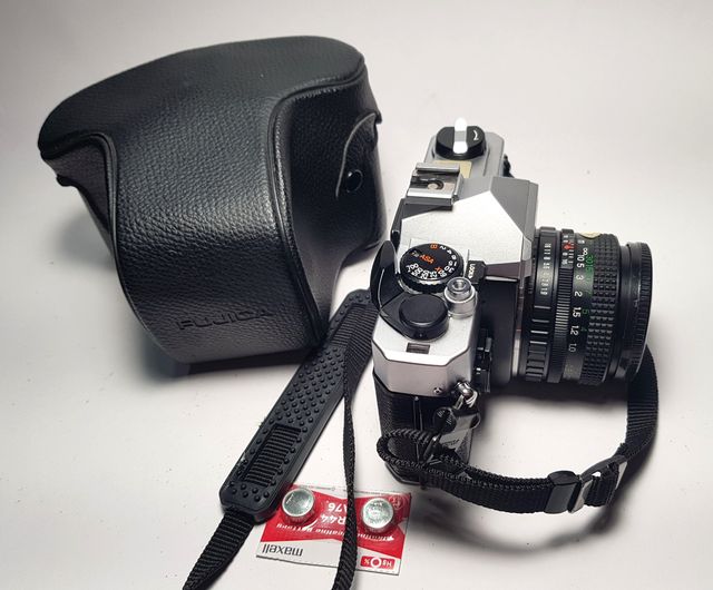 Camara  FUJICA STX-1N con X-FUJINON 1:1,9/50mm FM