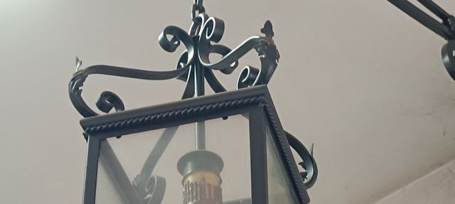 Lampara farol de forja negro
