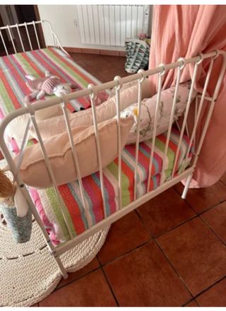 CAMAS IKEA CON BARROTES DE HIERRO FORJADO