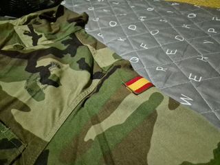 Camisa y gorra Militar