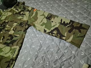 Camisa y gorra Militar