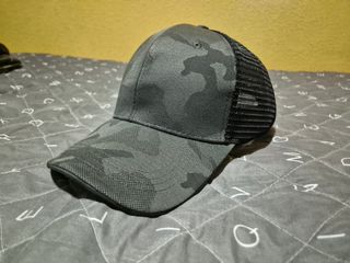 Camisa y gorra Militar