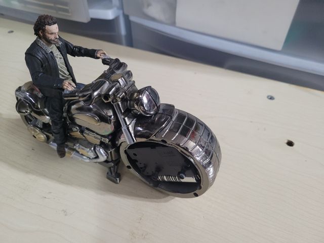 Orologio sveglia motor