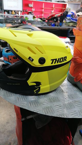 ROPA, CASCOS Y PROTECCIONES NIÑO CROSS A ESTRENAR