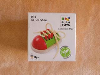 Zapato de juguete para atar cordones