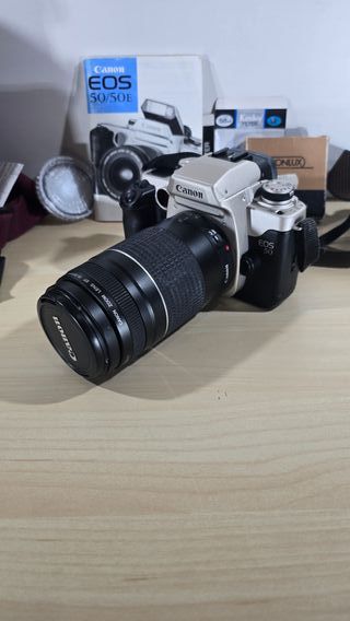 CANON EOS50 CON OBJETIVO CANON EF 75-300