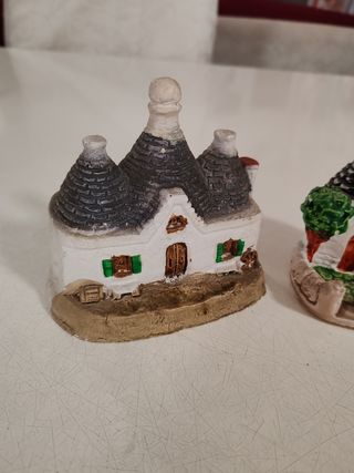 Statue vintage trulli in ceramica 