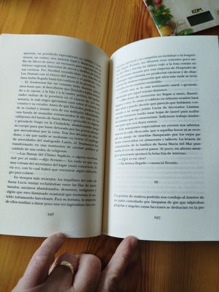 La Sombra del Viento (Autores Espanoles e Iberoamericanos) (Spanish Edition)