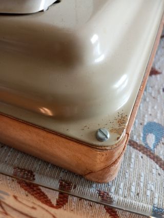 Maquina de coser de juguete