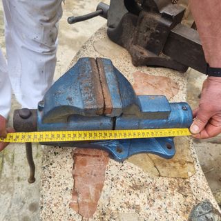 Tornillo de mesa Marca ACERO.ORIA B