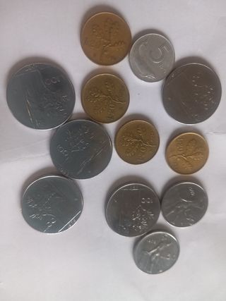 Monete lire italiane anni 1970-80