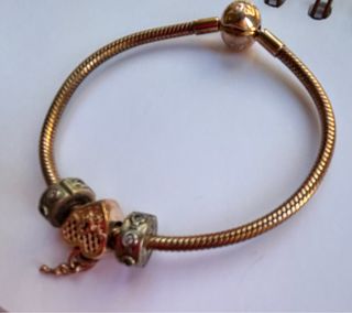 Plusera Pandora rosa 