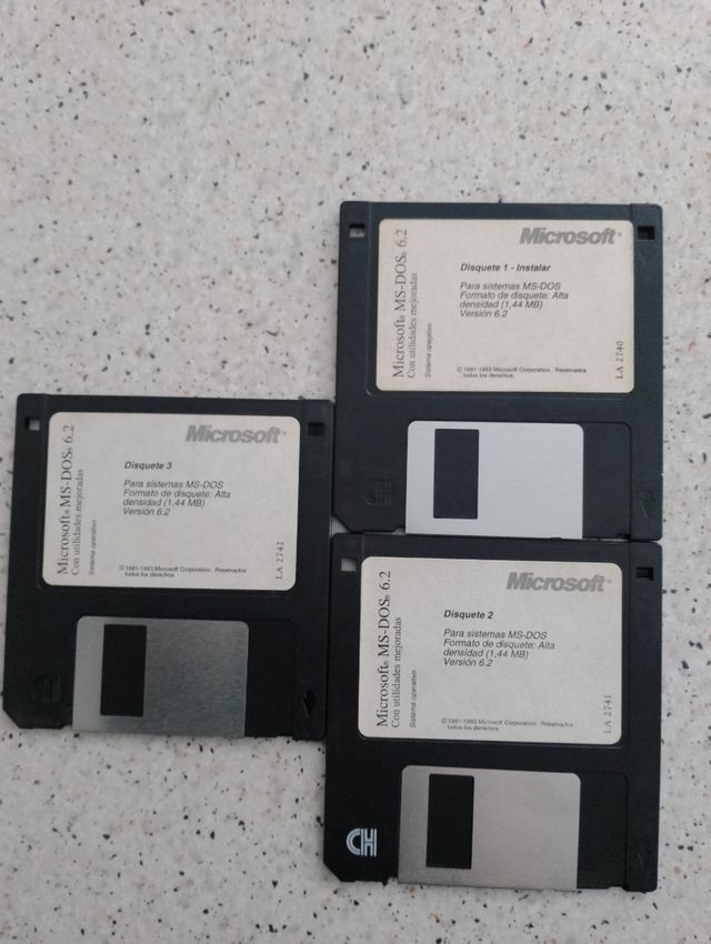 Discos, manual y certificado MS-DOS 6