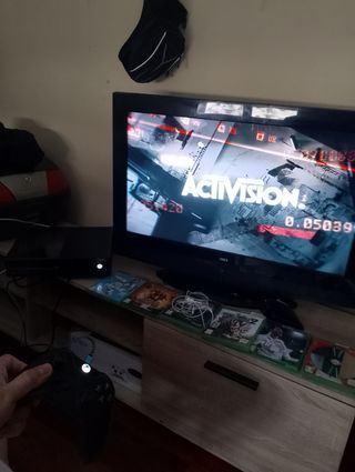 Se vende Xbox one 500gb con mando juegos