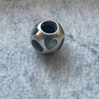 Charm Pandora nácar