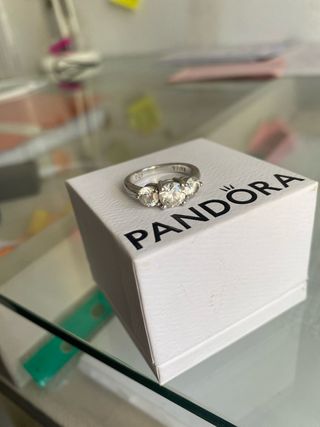 Anillo Pandora 3 diamantes