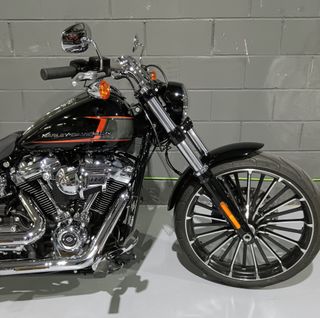 HARLEY DAVIDSON BREAKOUT