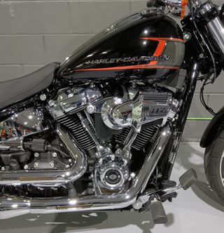 HARLEY DAVIDSON BREAKOUT
