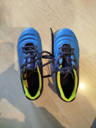Zapatillas fútbol o rugby, tacos, 33