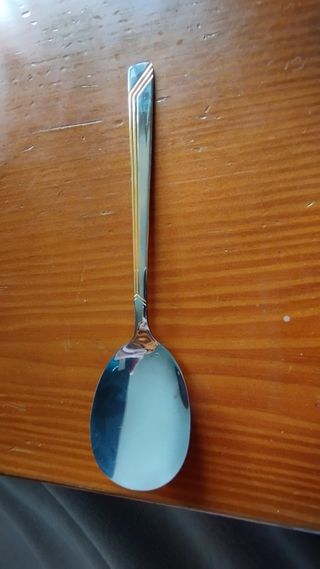 Vitrina vajilla completa, cristalería y cubertería