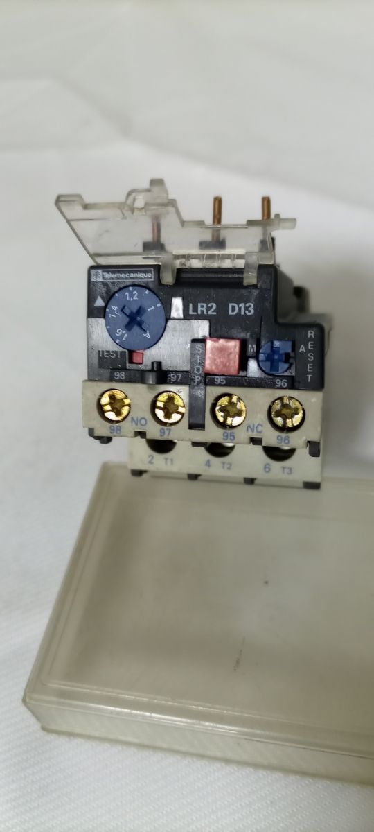 Relé térmico Telemecanique LR2 D13