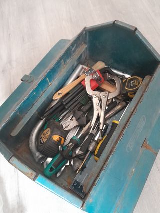 Conjunto de herramientas con caja