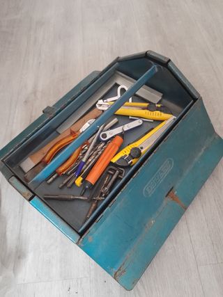 Conjunto de herramientas con caja