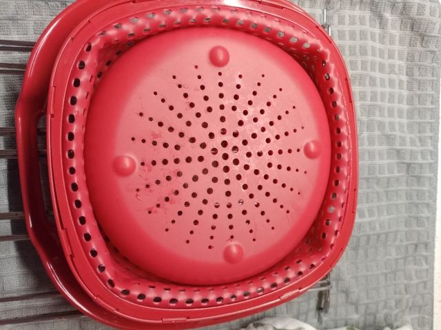 Scolapasta in silicone di Bialetti