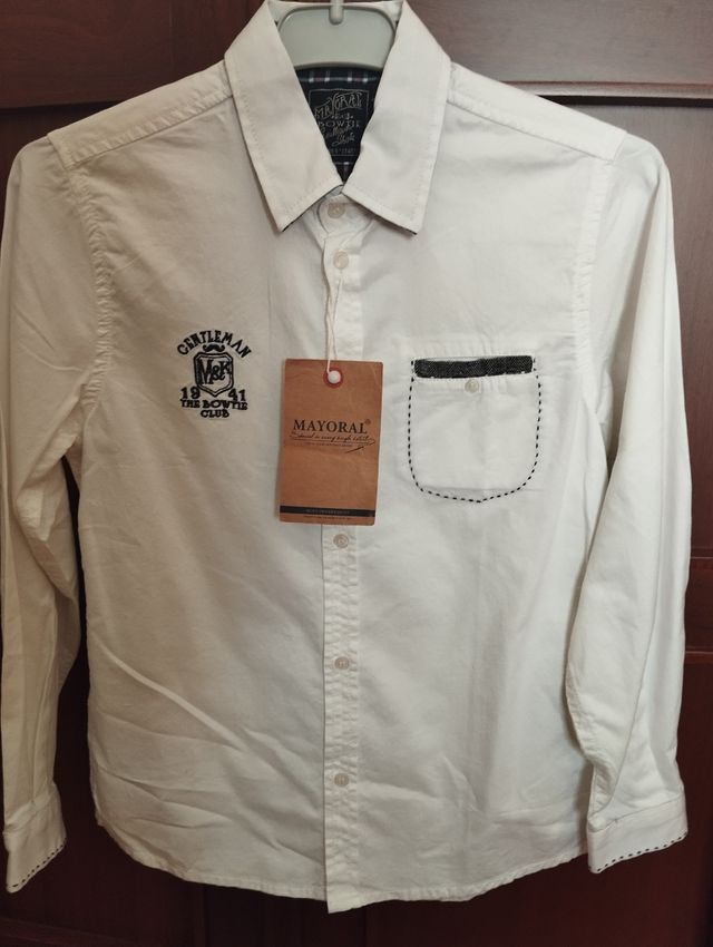 Camisa nueva con etiqueta niño.