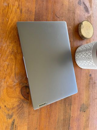 Lenovo Ideapad Slim 3 15IRH8