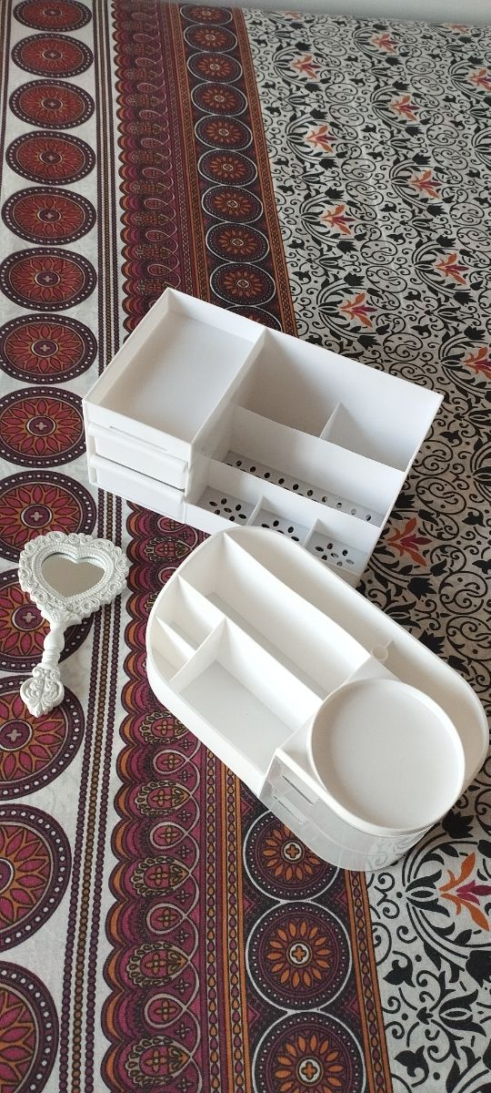 Organizzatori trucco più specchietto