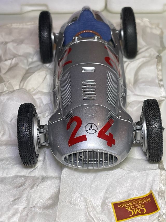 Coche Mercedes Benz W165 Tripolis 1939 M1:18 CMC