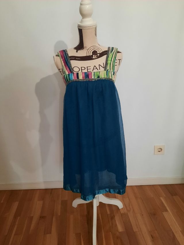 Abito vaporoso blu acquamarina