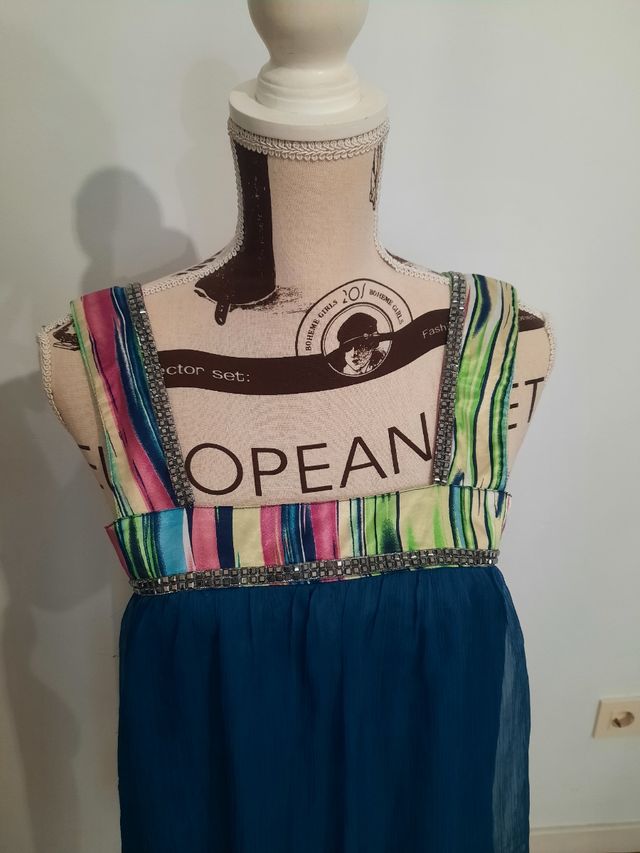 Abito vaporoso blu acquamarina