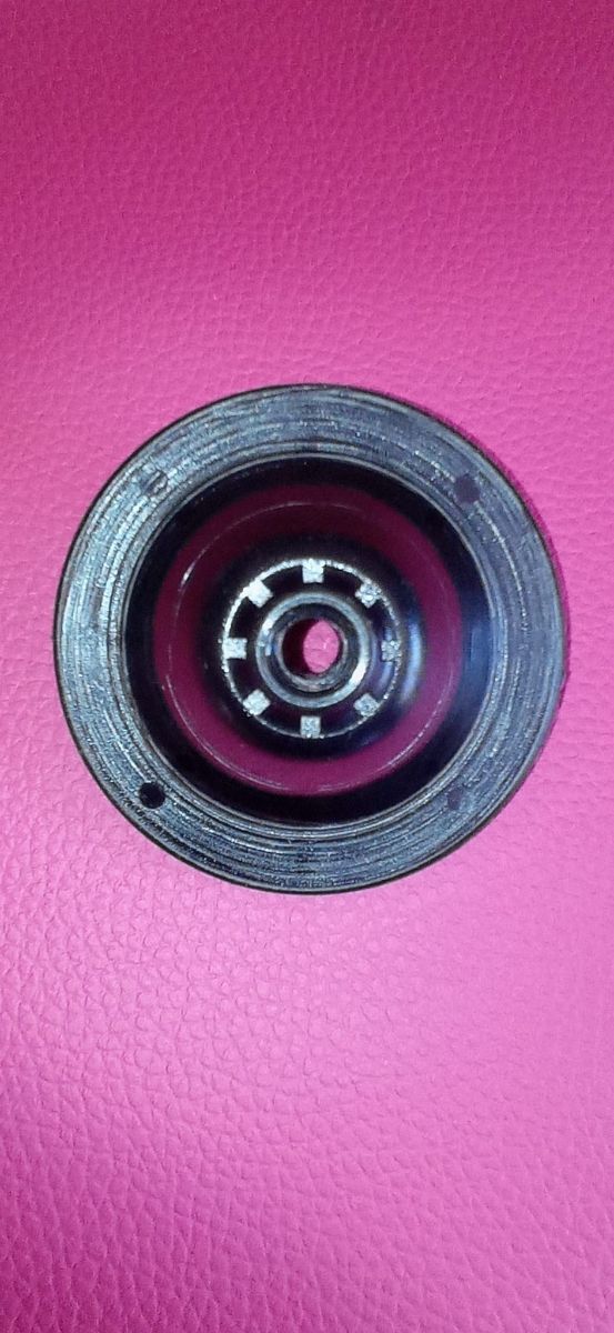 Tuerca rueda repuesto GM. Original. Chevrolet, Cor