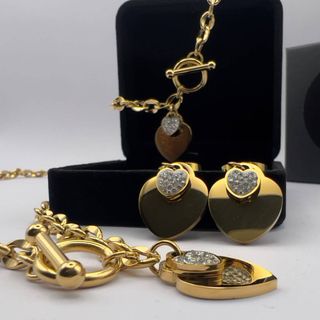 Collar, pulsera y pendientes chapados en oro