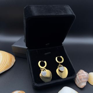 Collar, pulsera y pendientes chapados en oro