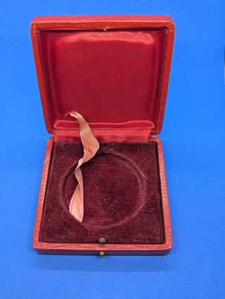 Medalla deportiva año 1962 en su estuche