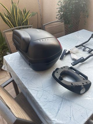 Anclajes y maleta givi para yamaha xj6