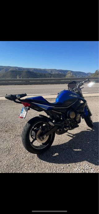 Anclajes y maleta givi para yamaha xj6