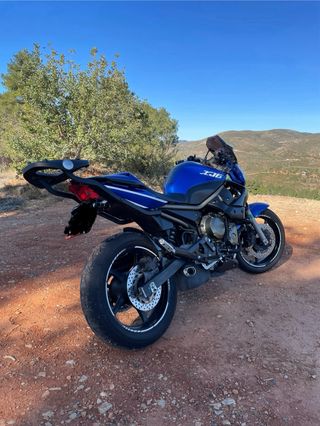 Anclajes y maleta givi para yamaha xj6