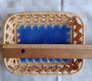 Porta oggetti con bordo in vimini