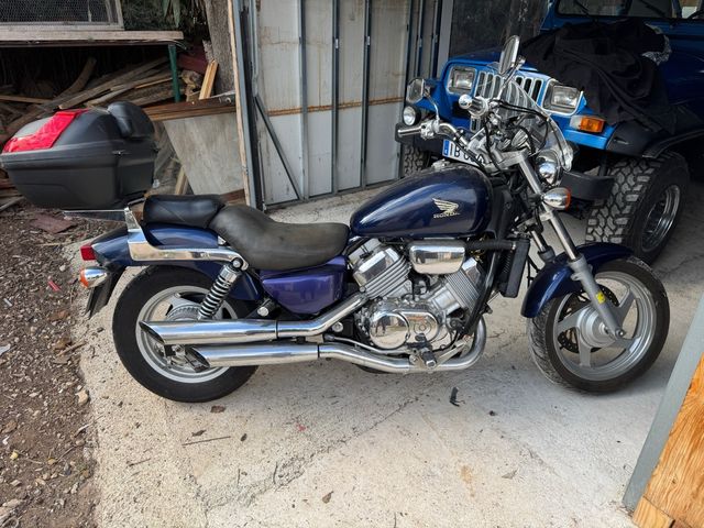 Honda magna 800