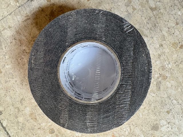 CINTA ANTIDESLIZANTE 3M NEGRA A ESTRENAR