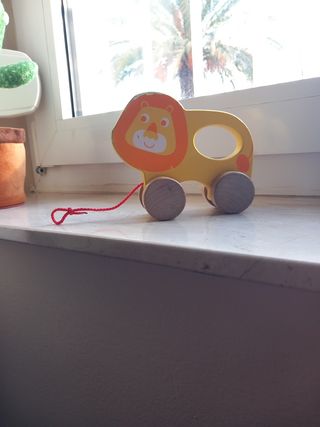 Juguete de madera para tirar